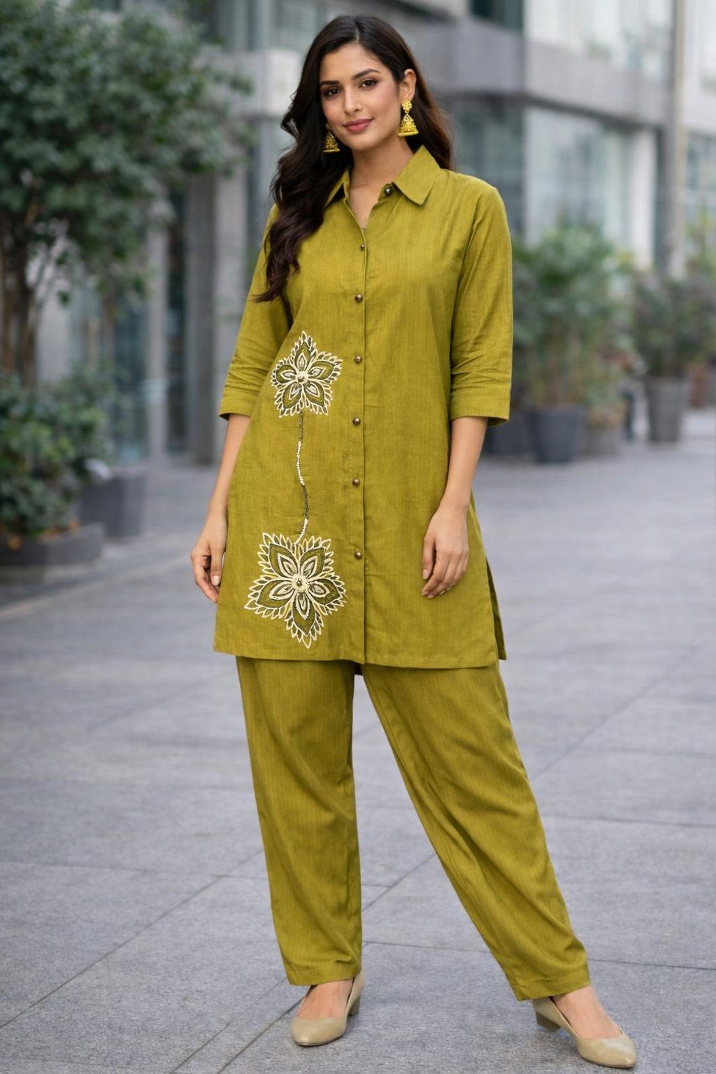 Ashnaina Vertical Silk 2-Piece Collar Kurta Set